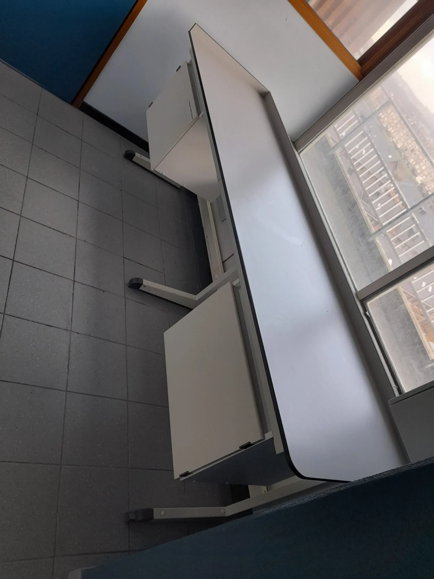 Used laboratory wall tables from SplusB - 3