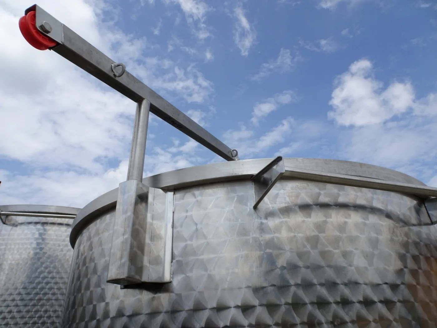 STAINLESS STEEL CAPACITY LITERS 3000 PNEUMATIC FLOATING LID MODEL CONICAL BOTTOM NEW EQUIPMENT - 6
