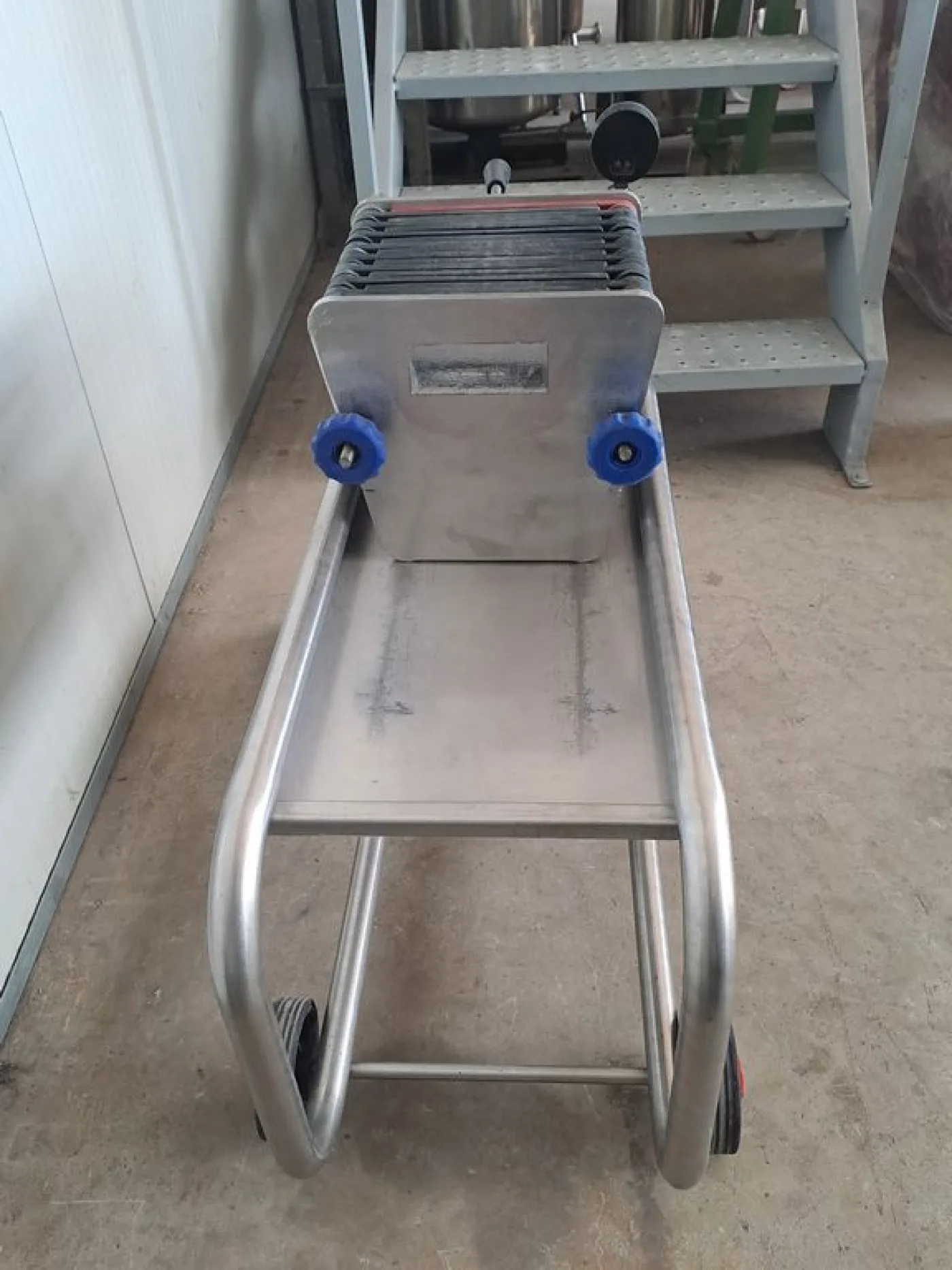 MONTANARO F.LLI 20X20 STAINLESS STEEL PLATE FILTER WITH 17 PLATES, SECOND HAND MACHINE - 7