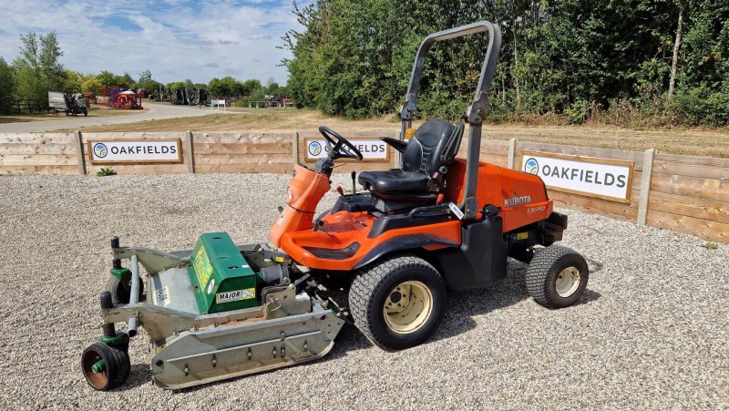 2011 Kubota F3680 with Major Cyclone front deck mower