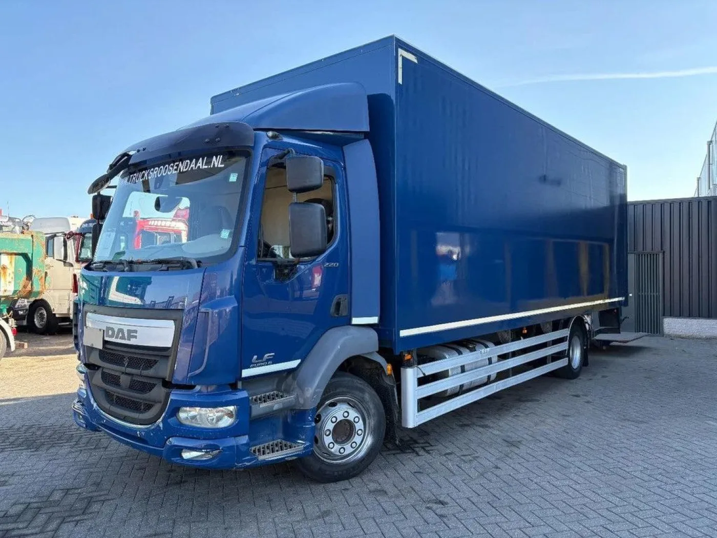DAF Lf 220 + Euro 6 + Lift + 6 Cyl + 12T - 2