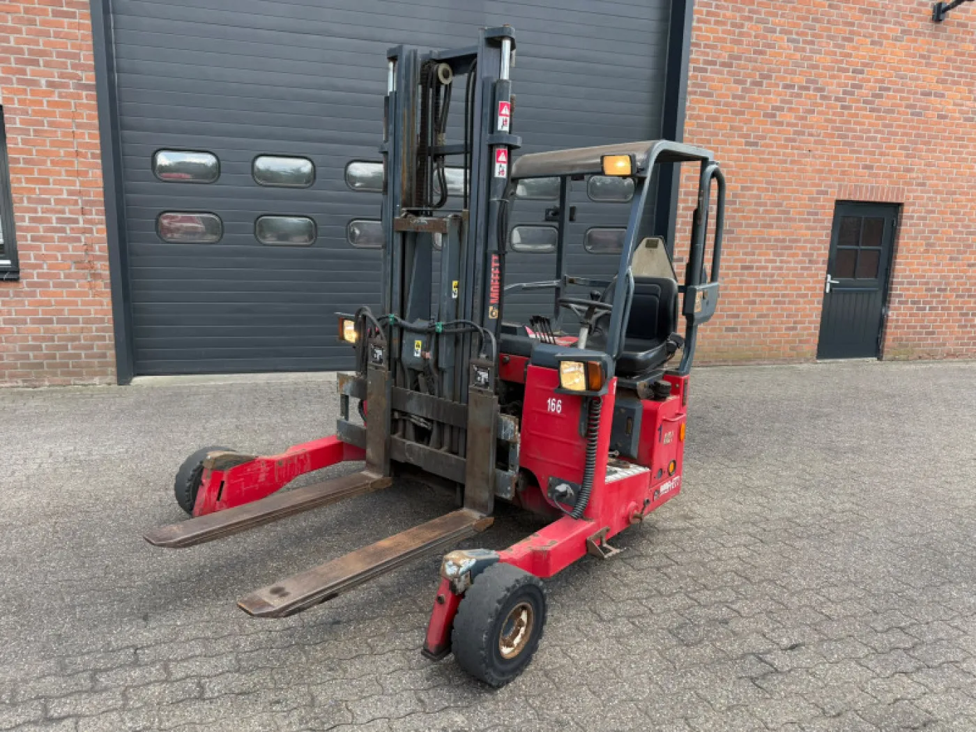 Moffett M4 20.3 2,000 kg - 1