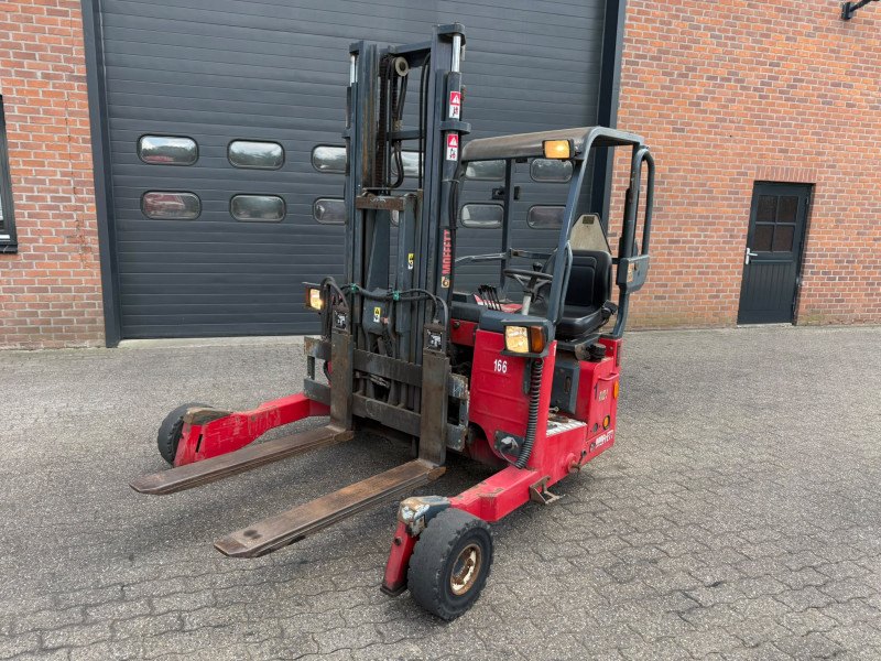 Moffett M4 20.3 2,000 kg