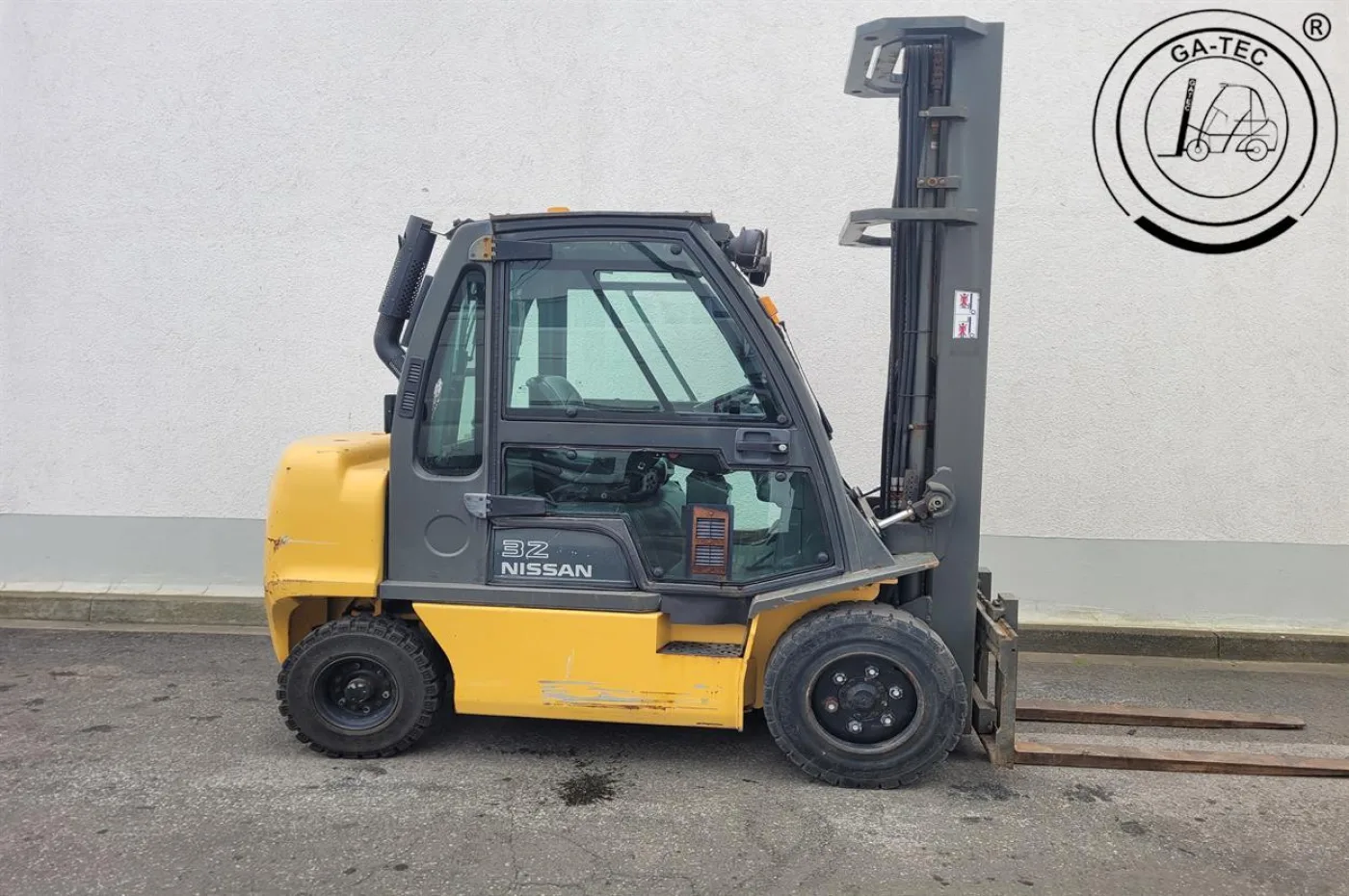 Nissan YG1D2A320 - 5