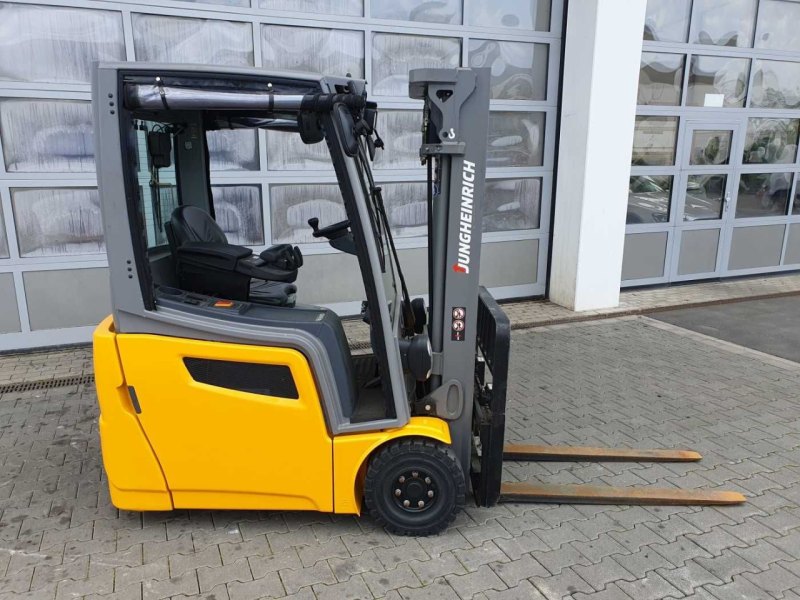 Jungheinrich EFG 215 / Triplex: 4.25m! / SS / nur 1.368h!