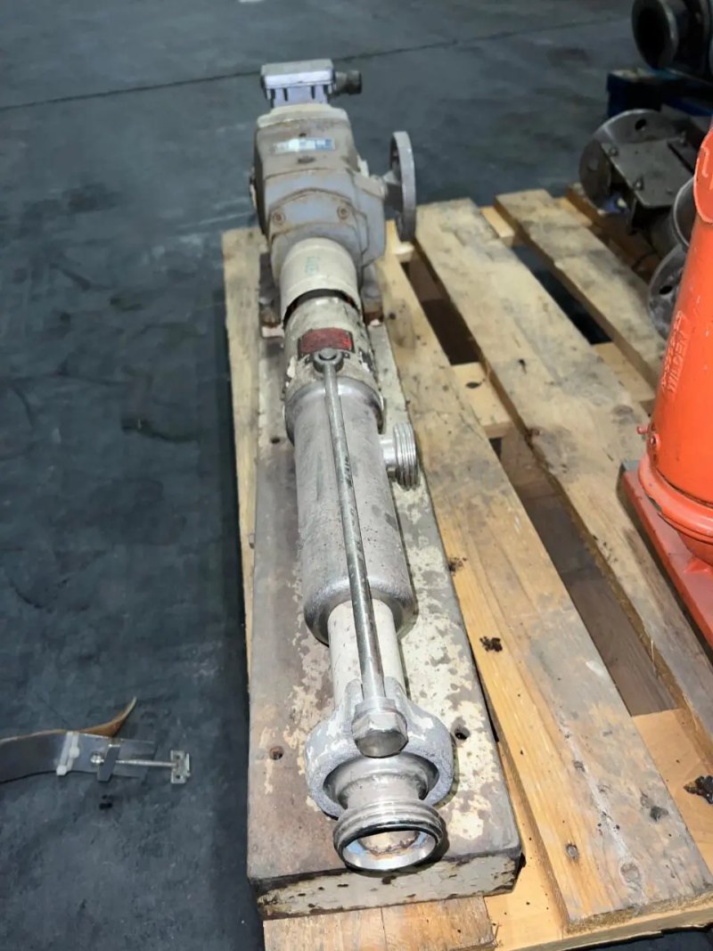 USED 0.55 kW VACUUM PUMP