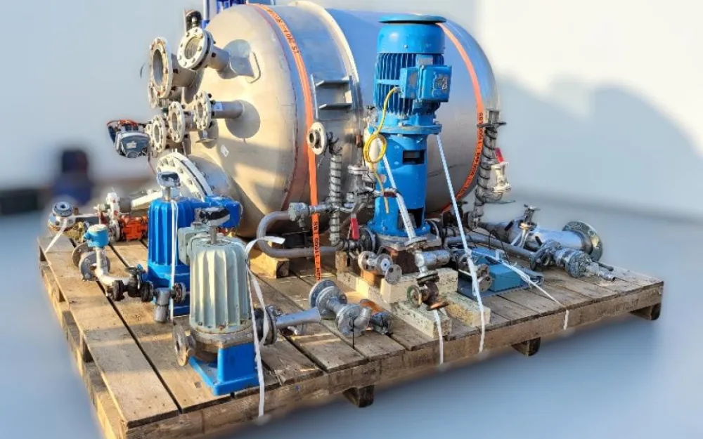 Tank with enigens and parts