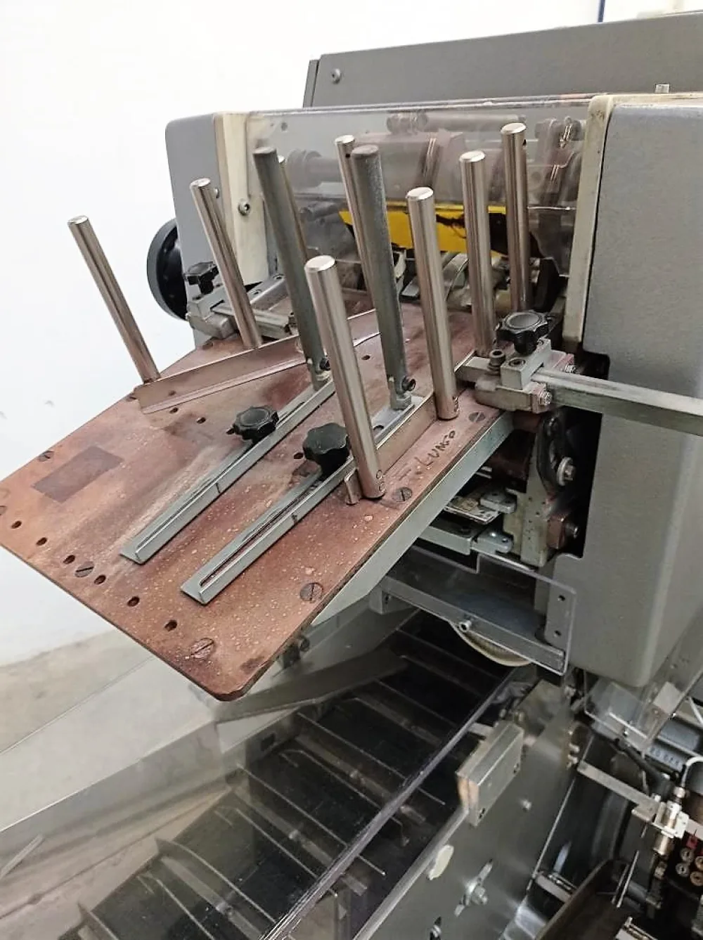ASTUCCIATRICE AUTOMATICA ORIZZONTALE – MARCHESINI – MOD. BA 400