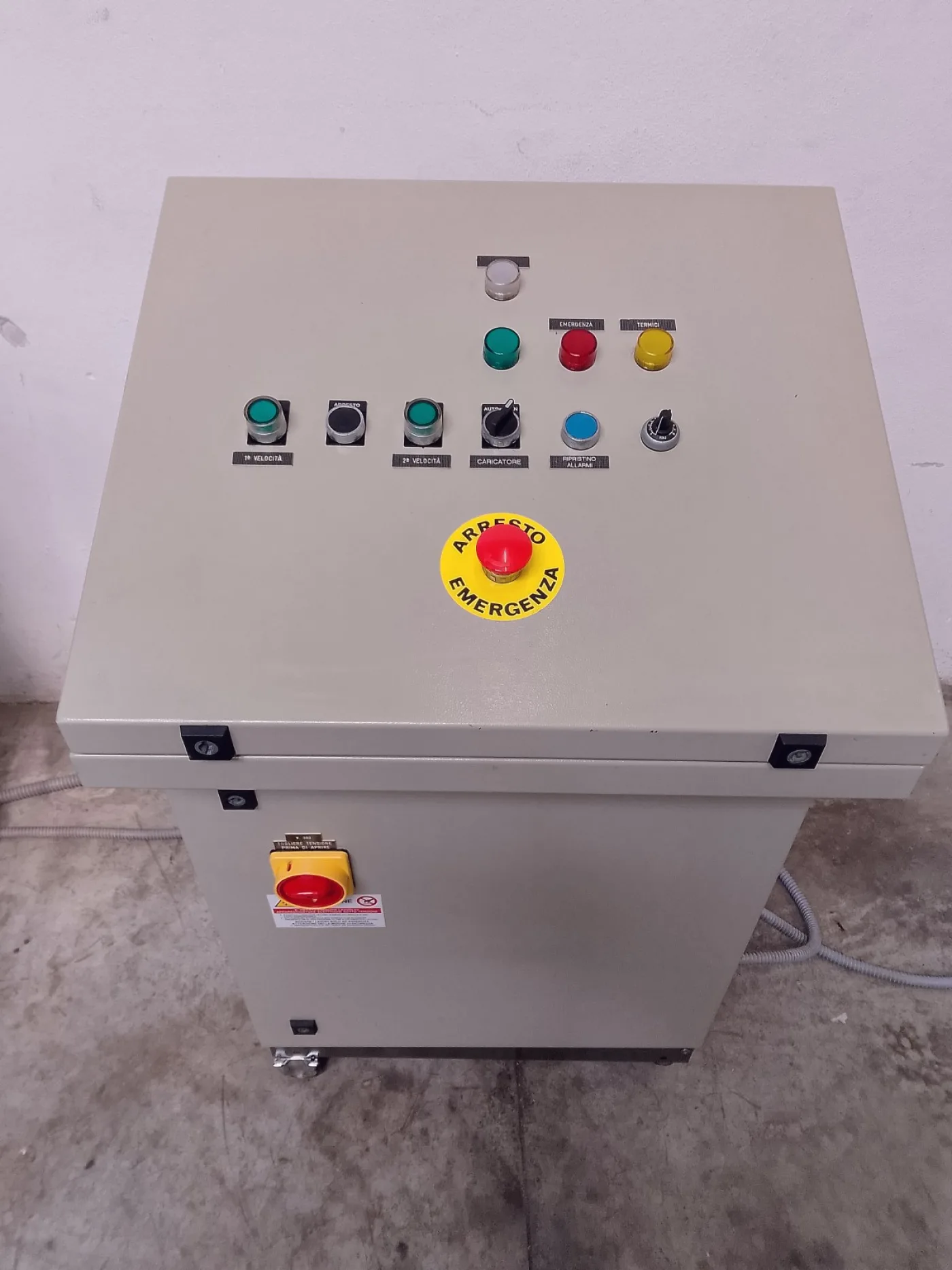 COMPRIMITRICE ROTATIVA – RONCHI – MOD. AM 13/8 - 3