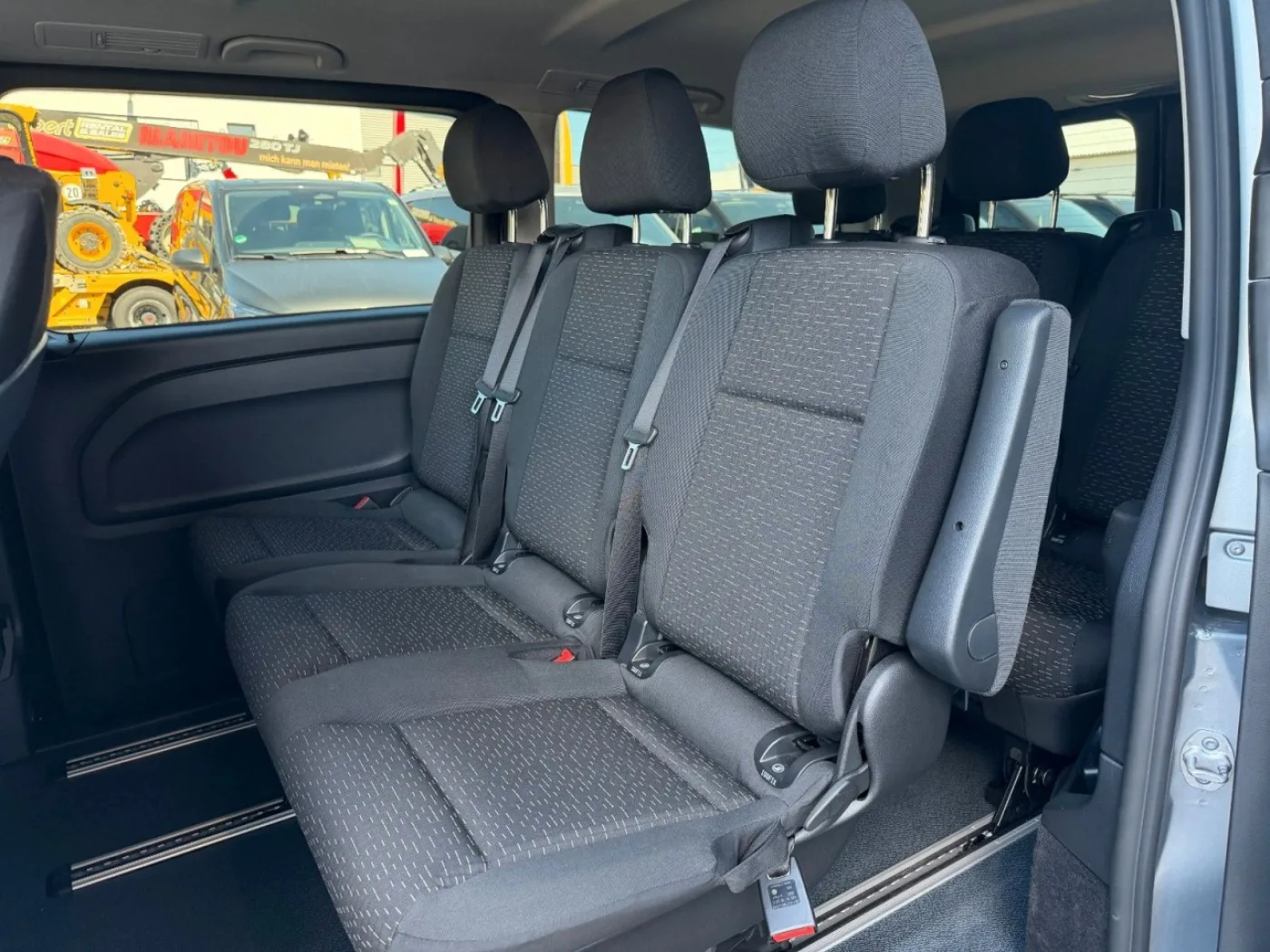 Mercedes Benz Vito 116 CDI Tourer 4x4 AHK2,5 DISTRONIC Stdh - 7