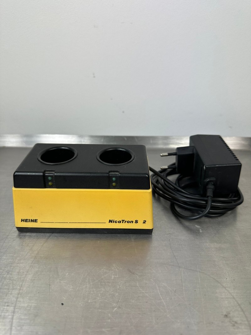 Heine NicaTron S 2 Akkuladegerät Ladestation Charger Akku Dockingstation