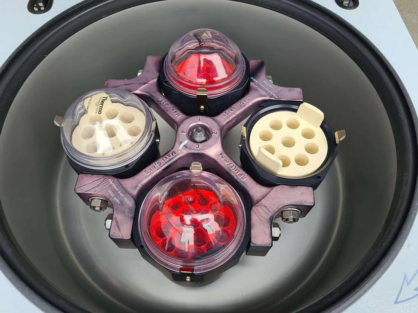 Thermo Electron Corporation CR 4i Refrigerated Centrifuge - 7