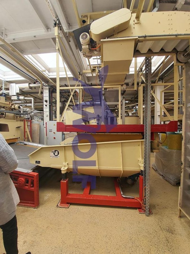 Mandel-Hobelmaschine BAUERMEISTER - mit 5 Köpfen Type MHO-22 in einem Gestell.
