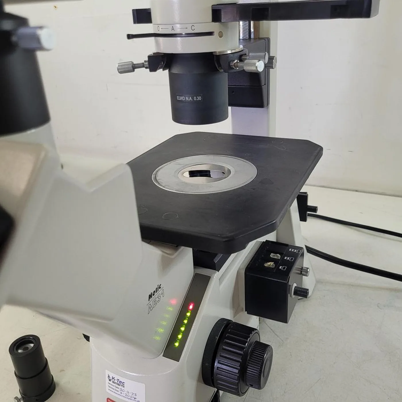 Motic AE31 Microscope - 3