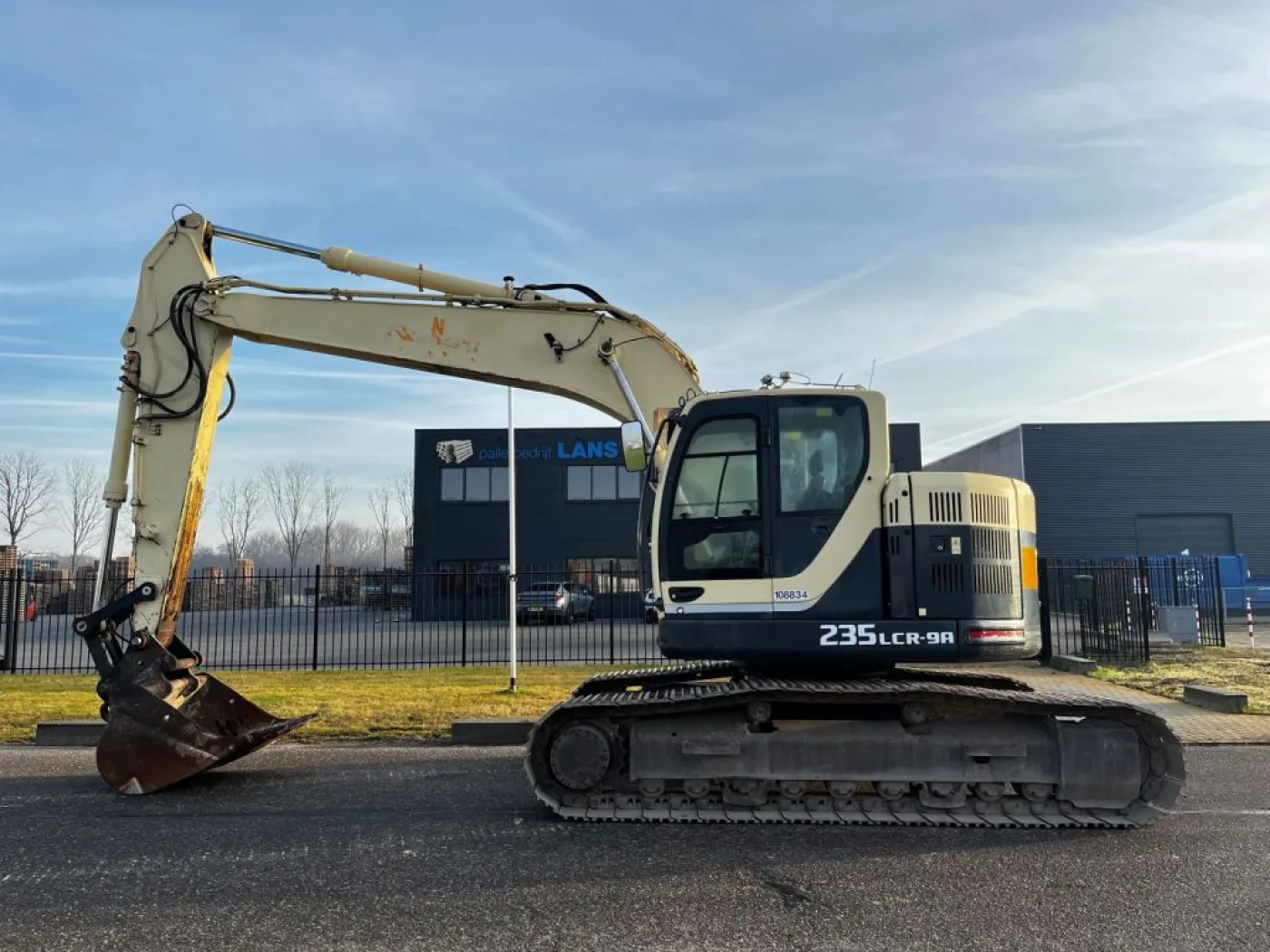 Hyundai Robex 235LCR-9A - 1