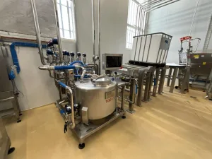 2022 A Due S.p.A. A Due S.p.A. IBC Decanting System for Syrup Pasteurisation System