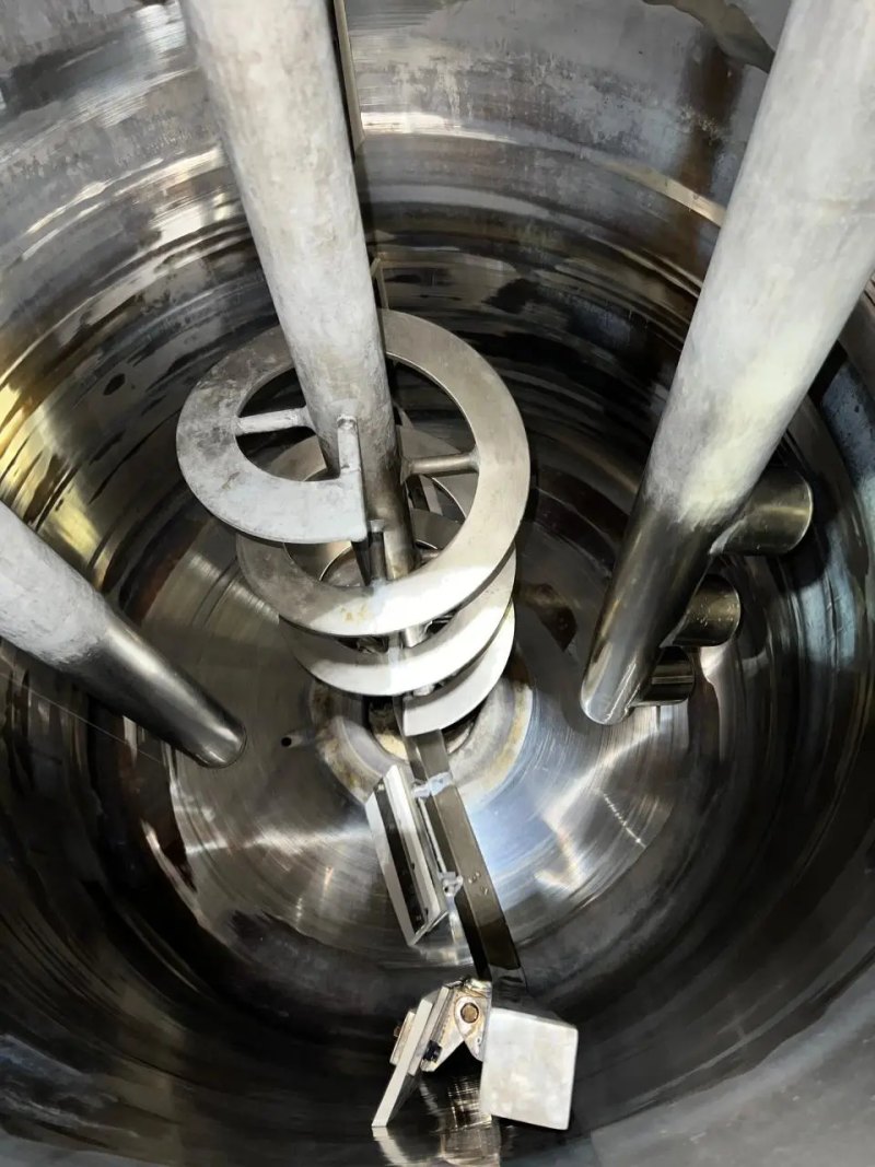 BACHILLER STAINLESS STEEL REACTOR 1200 LITERS WITH AGITATION AND HALF ROD