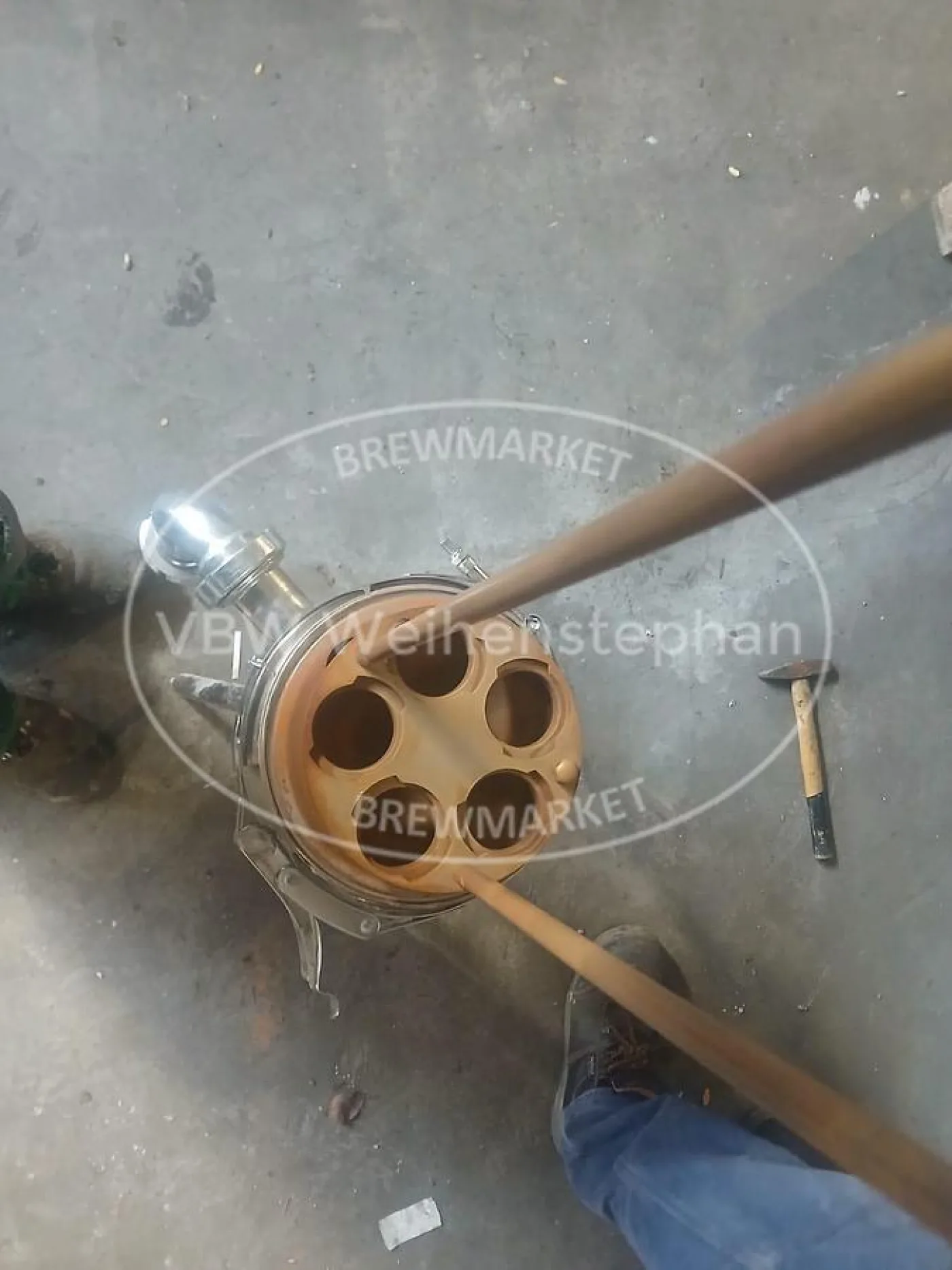 Candle filter housing - 4