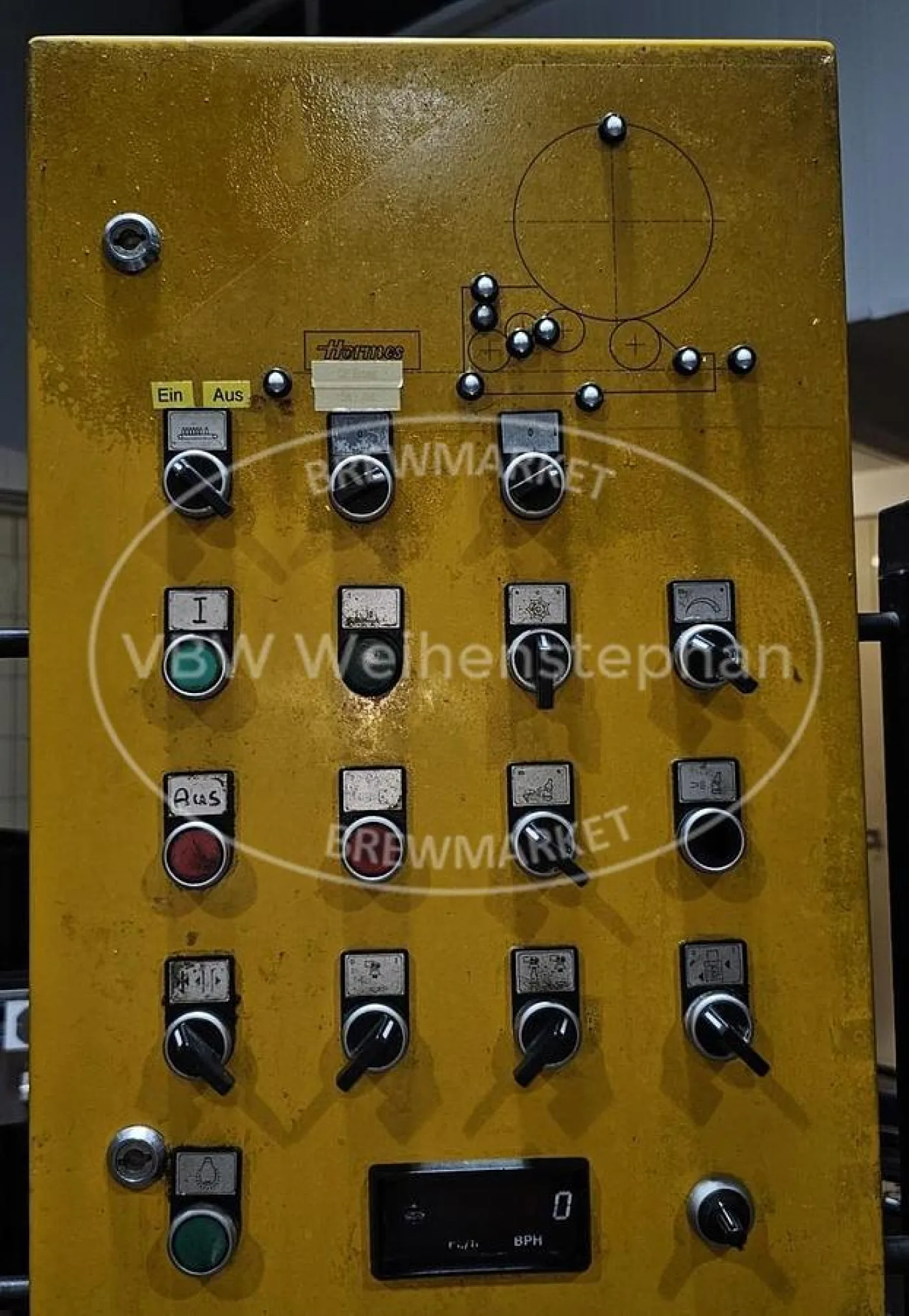 Glass bottle filler and capper - 2