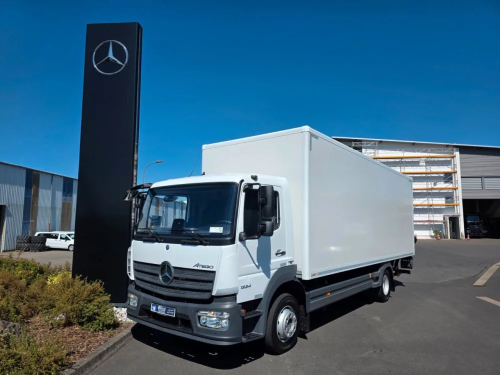Mercedes Benz Atego 1224 LBW Bär 1.500kg 3 Sitze Air Conditioning