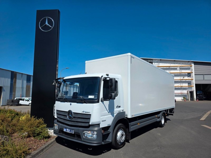 Mercedes Benz Atego 1224 LBW Bär 1.500kg 3 Sitze Air Conditioning