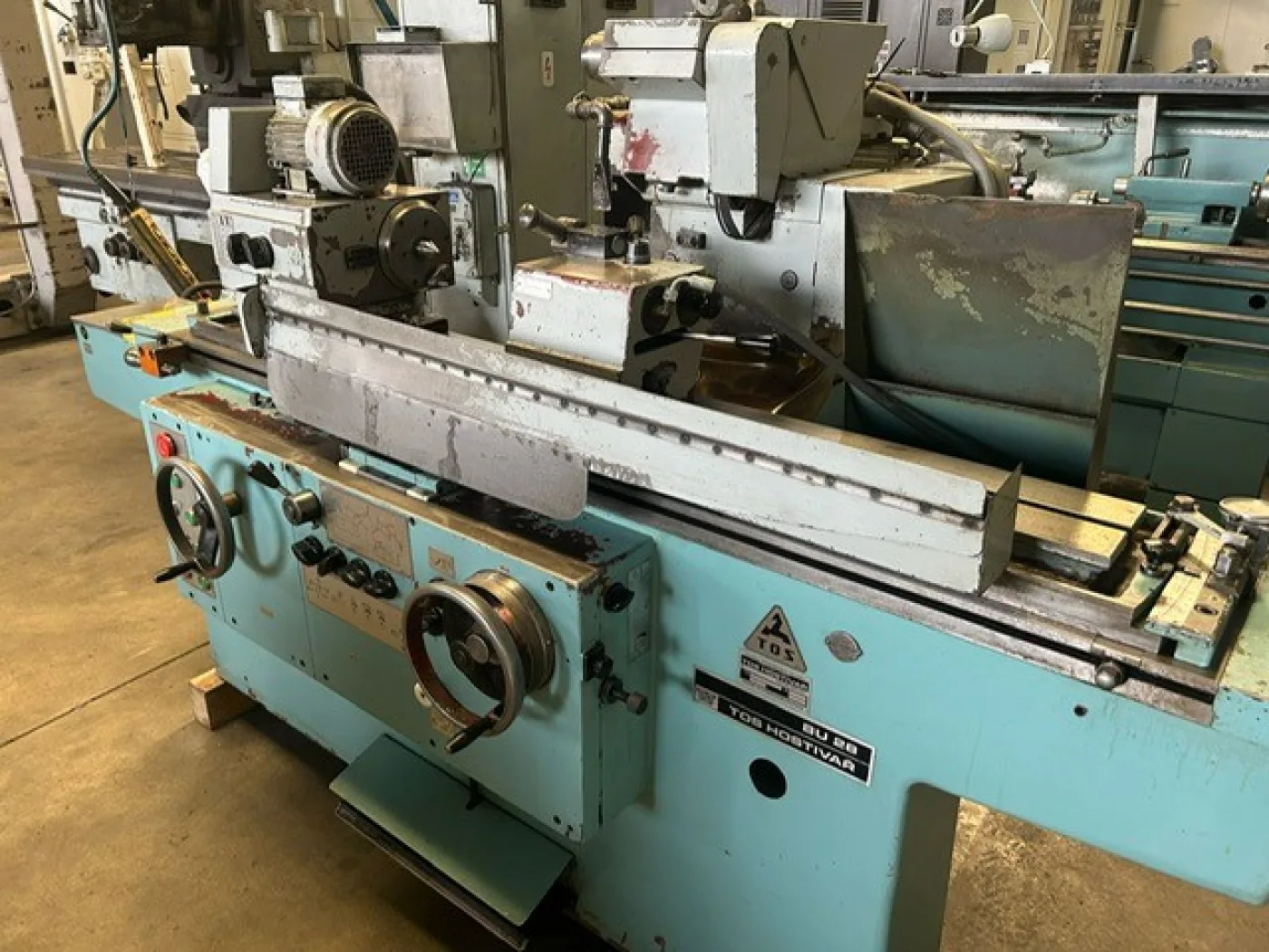 Internal / External Cylindrical Grinder – TOS BU 28/1000 - 4
