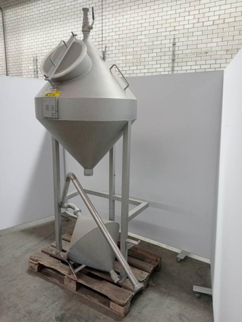 Spinal fluid vacuum system