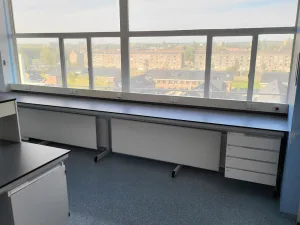 2041 - Used S+B Laboratory wall table (551 cm)