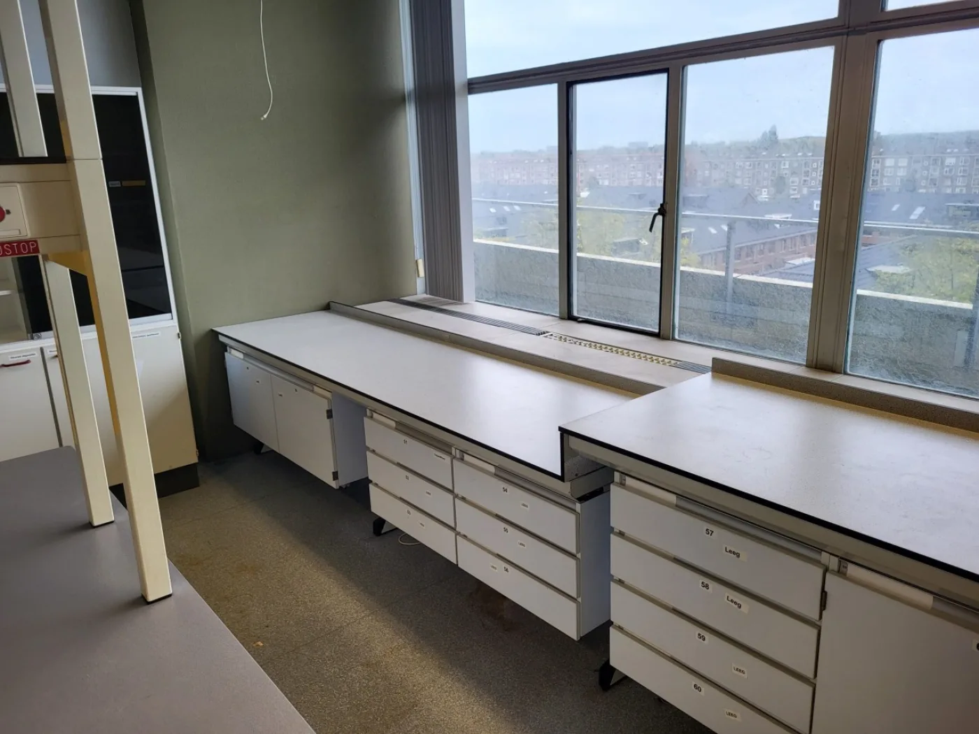 1937 – Used S+B Laboratory wall table (500 cm) - 4