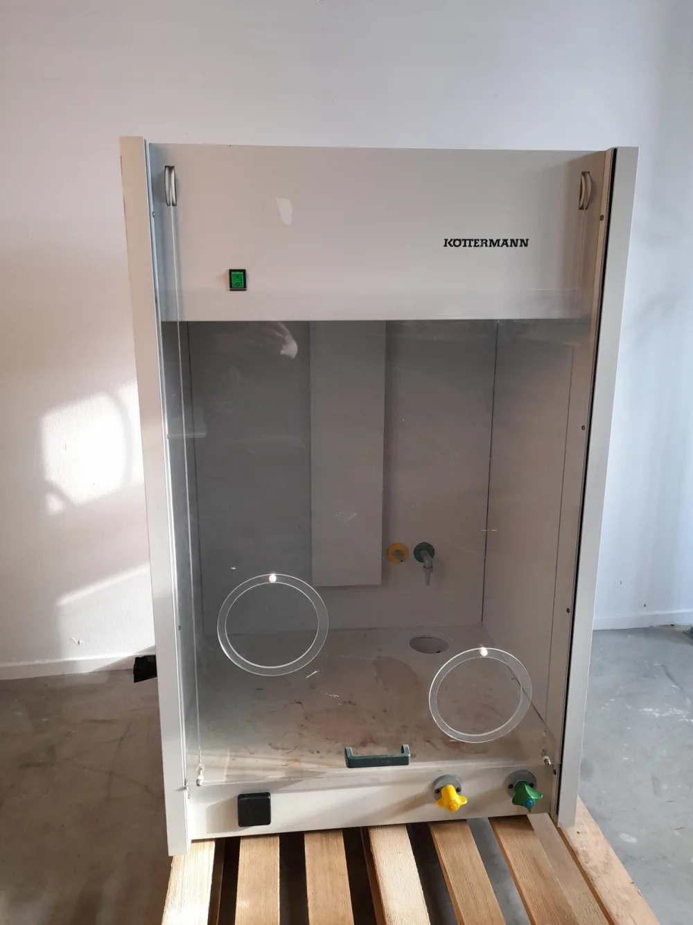 1360 - Used Köttermann benchtop fume hood