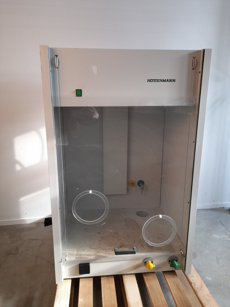 1360 - Used Köttermann benchtop fume hood