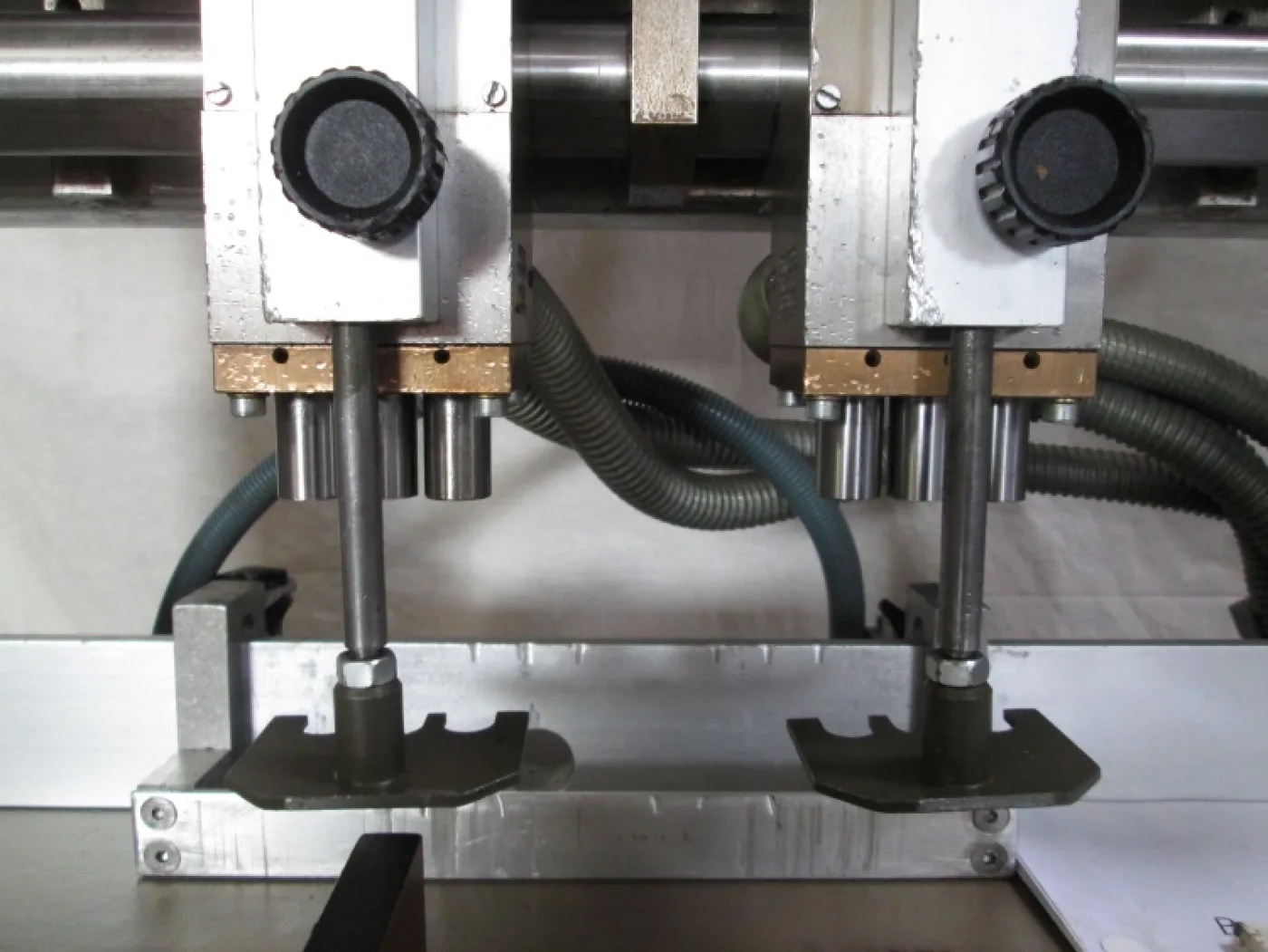 Papierbohrmaschine IRAM 16 - 5