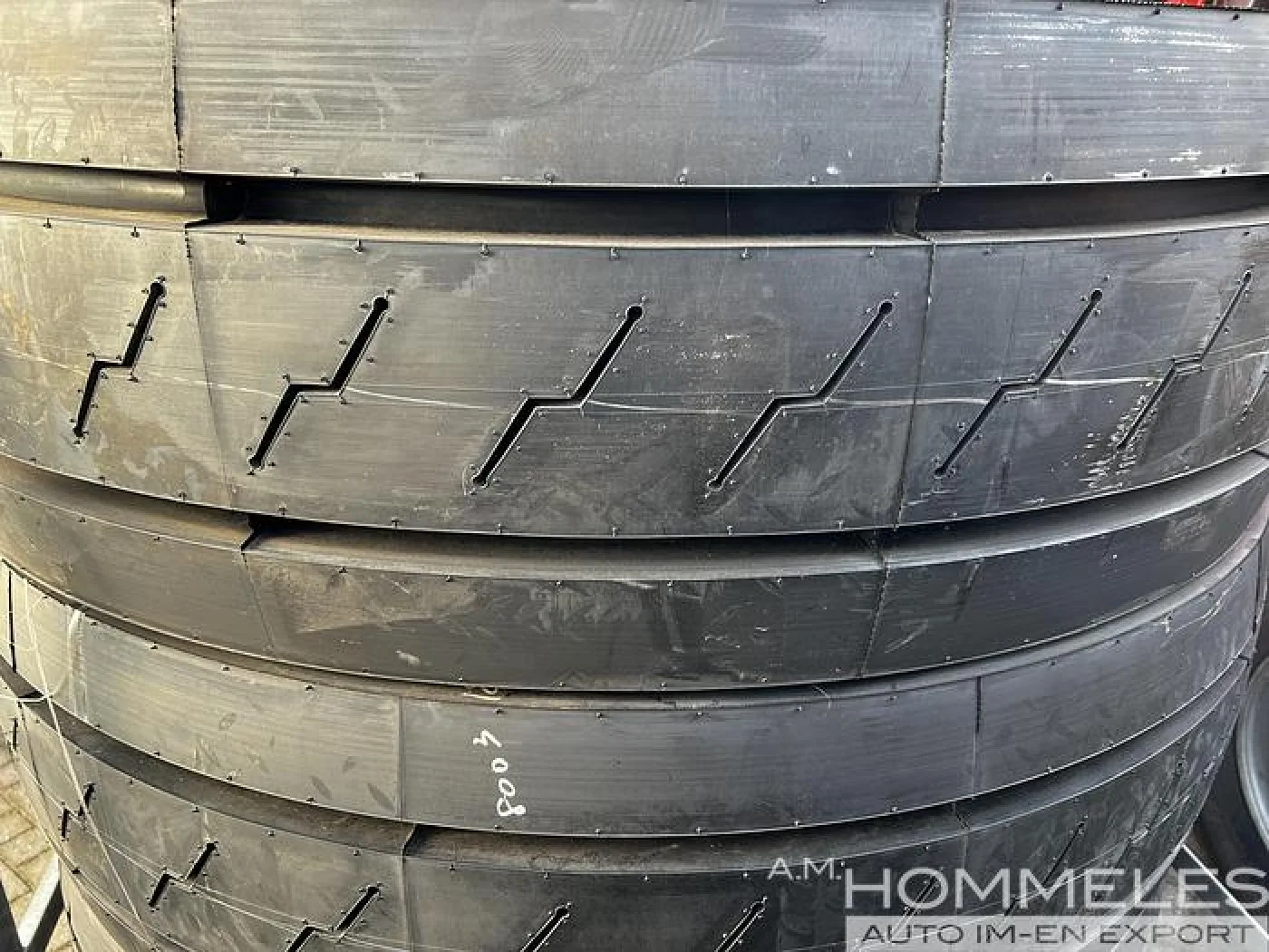 Bridgestone 16.00R25 container handler - 4