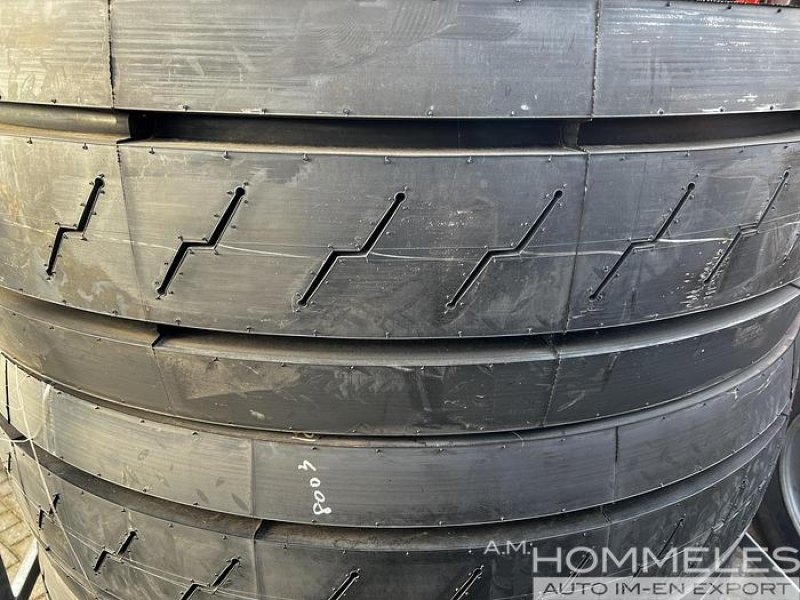 Bridgestone 16.00R25 container handler