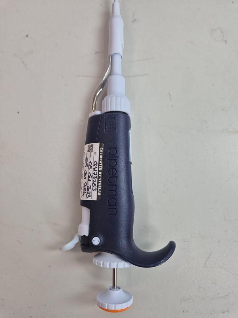 Gilson PIPETMAN P20 2-20uL Single Channel Pipette Colour-code Orange