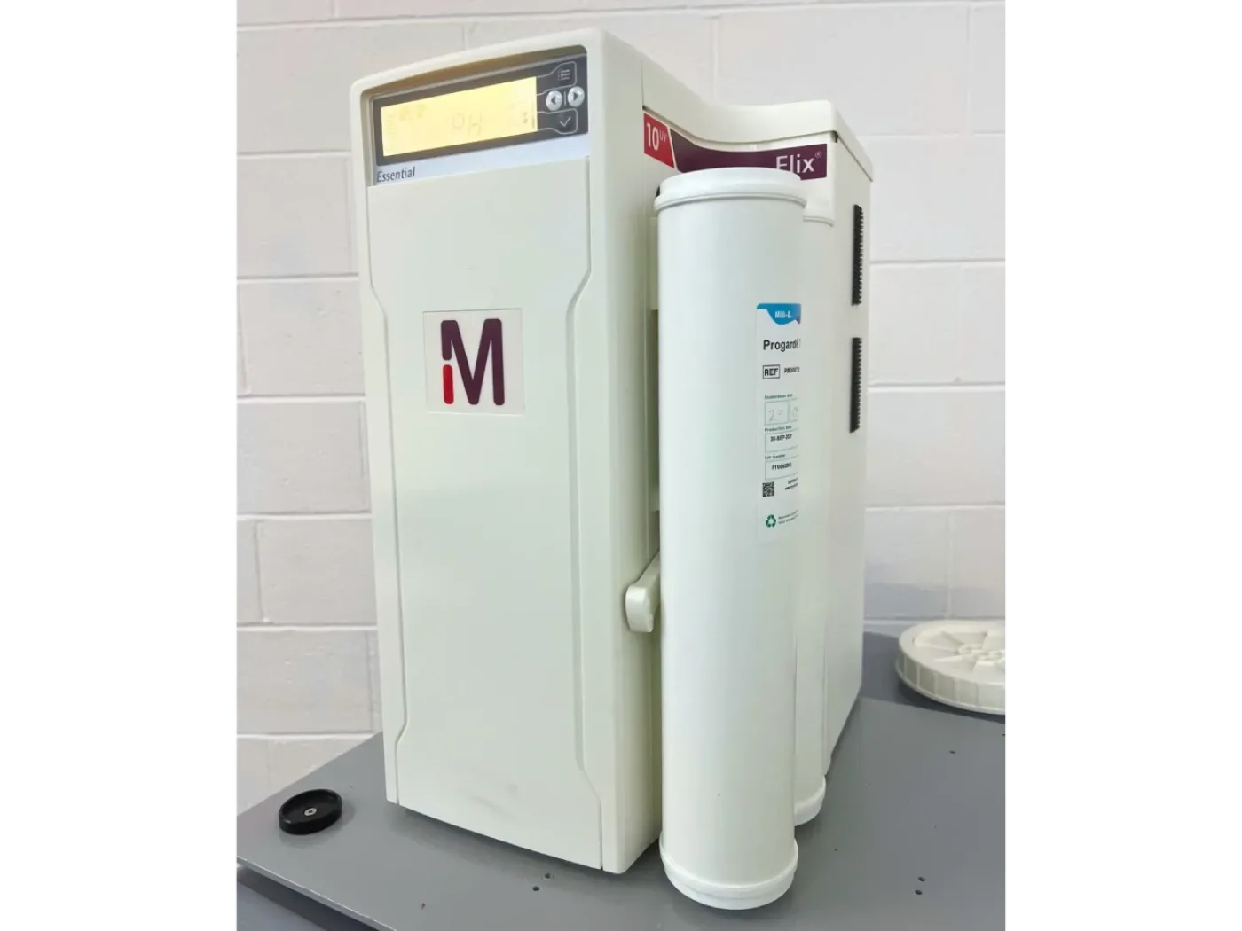 Millipore Elix Essential 10 UV Water Purification System - 4
