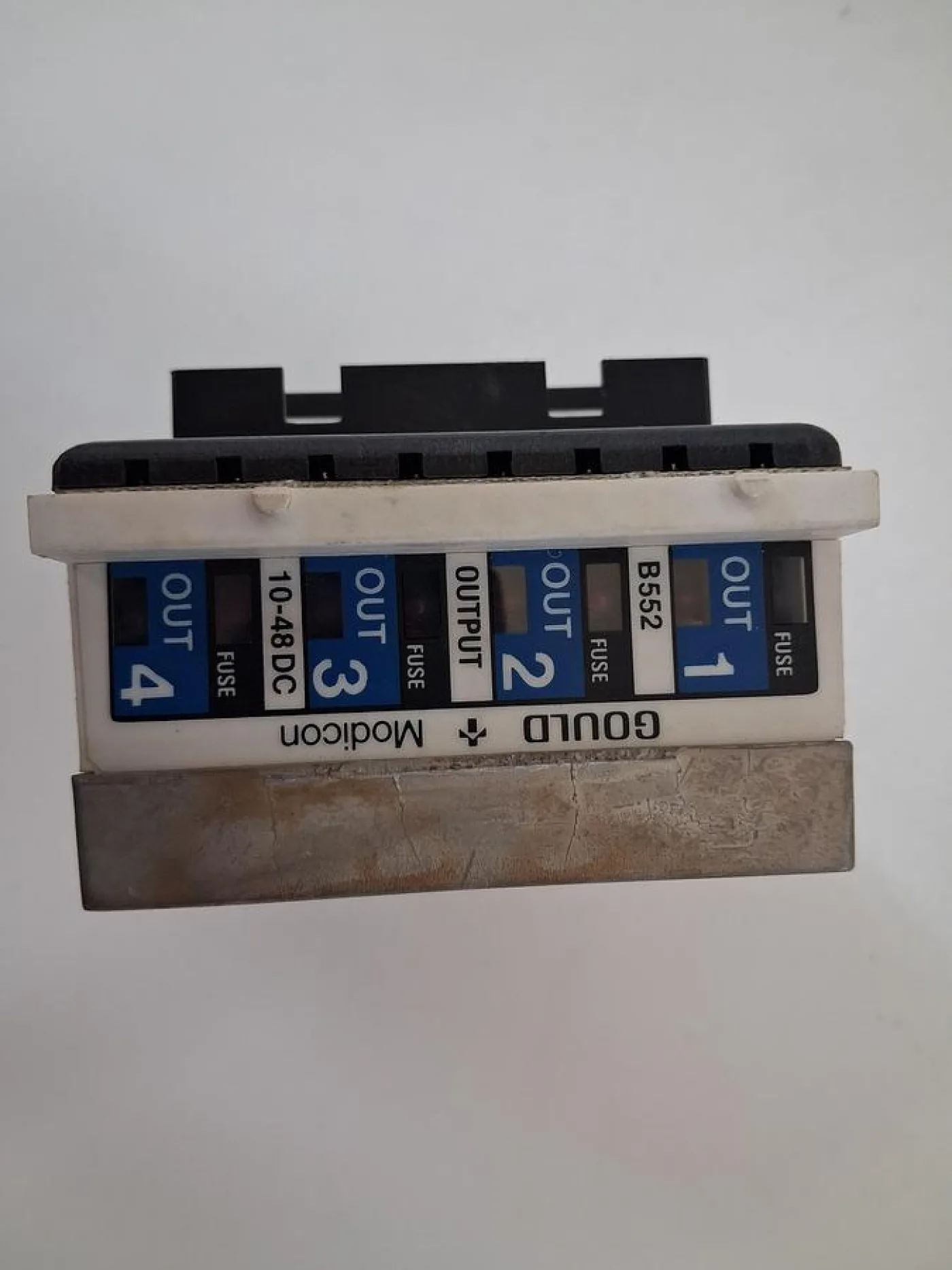 Gould Modicon B552 Output Module - 7