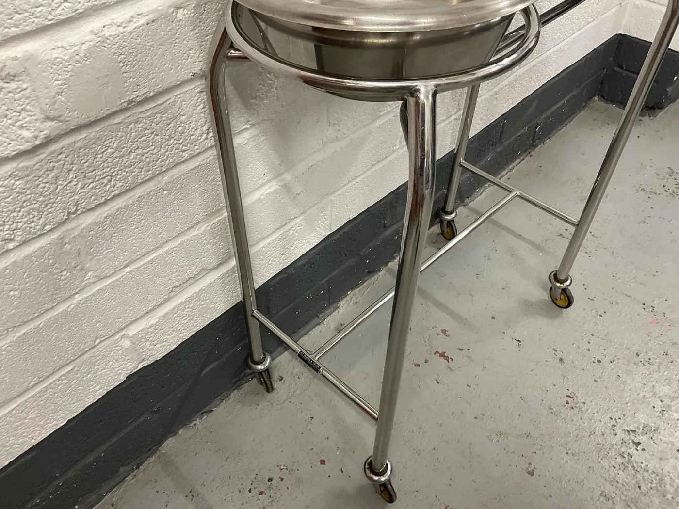 AC Daniels Double Bowl Stand - 5