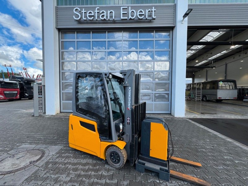 Jungheinrich EFG 215 / Triplex: 4.25m! / SS / nur 3.092h!