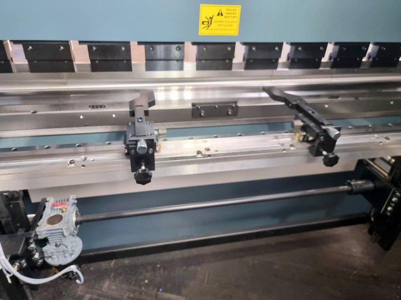 Hydraulische CNC Abkantpresse PBF 30200