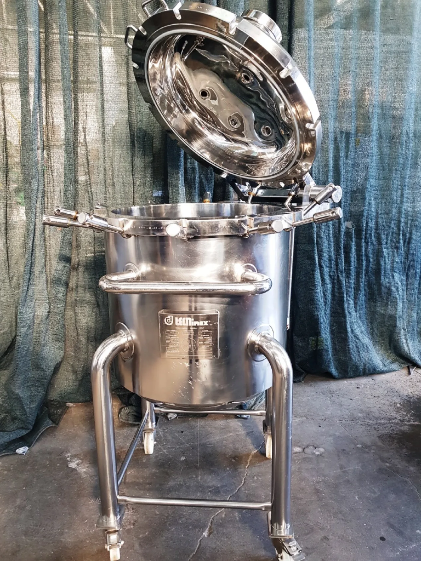 SERBATOIO CARRELLATO IN ACCIAIO INOX – TECNINOX – MOD. 230 L - 2