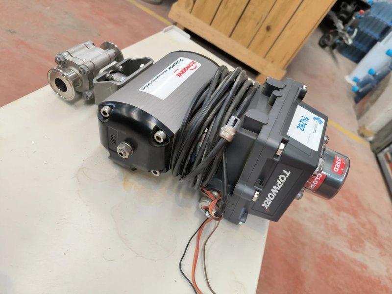 BALL VALVE CLAMP 1" WITH PNEUMATIC ACTUATOR FLOWSERVE AND POSITION SWITCH TOPWORX DXP ATEX