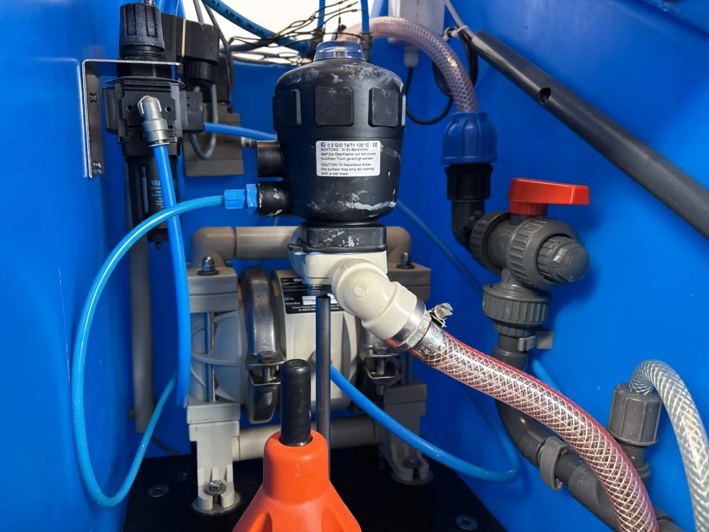 Ecolab Distribution pumps 2x2 - Dosing pump - 5