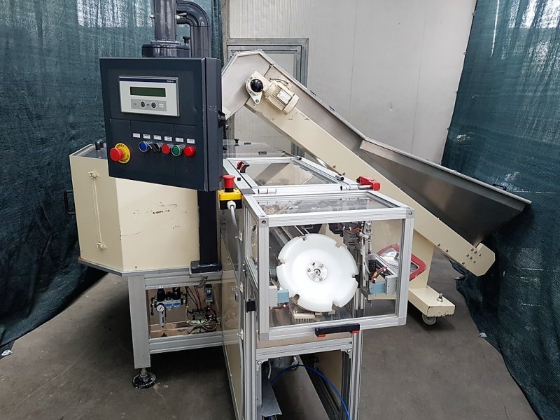 ALIMENTATORE VIBRANTE CON ELEVATORE – ADMV MOD. DISTRIBUTEUR DE SERINGUES