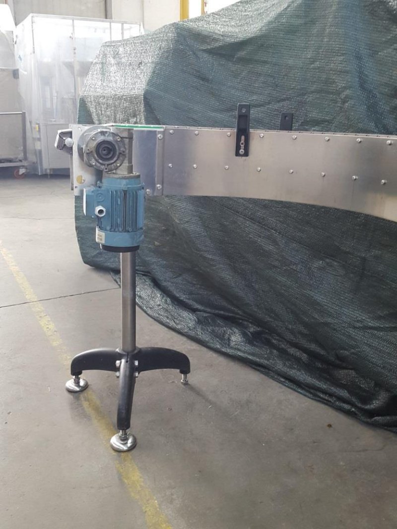 NASTRO TRASPORTATORE CURVO A 90° IN ACCIAIO INOX MOTORIZZATO