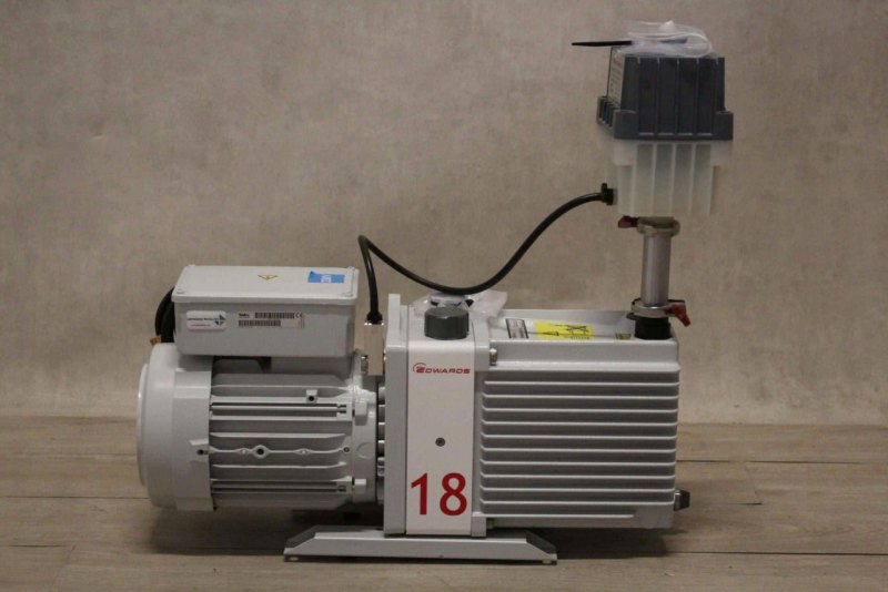 Edwards E2M18 Vacuümpomp
