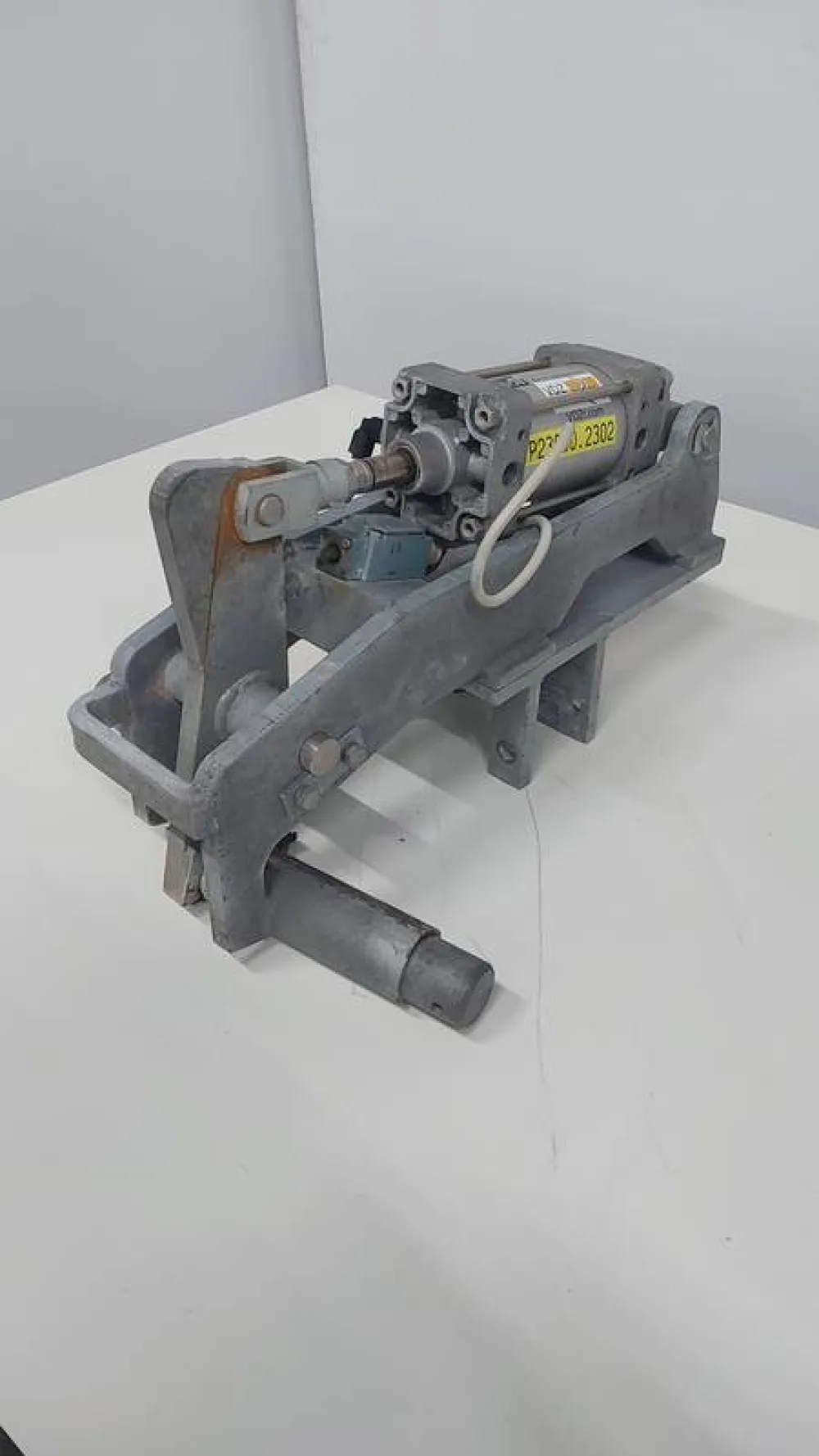 Tube rail synchroniser