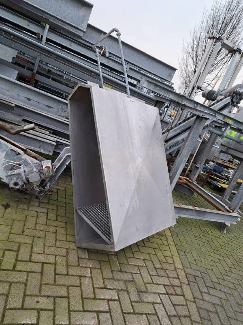 Sterilizer for organ conveyor