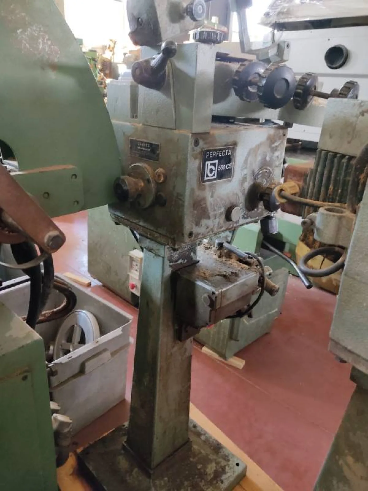 AFFILATRICE PER LAME VERTICALE PERFECTA 550 - 2