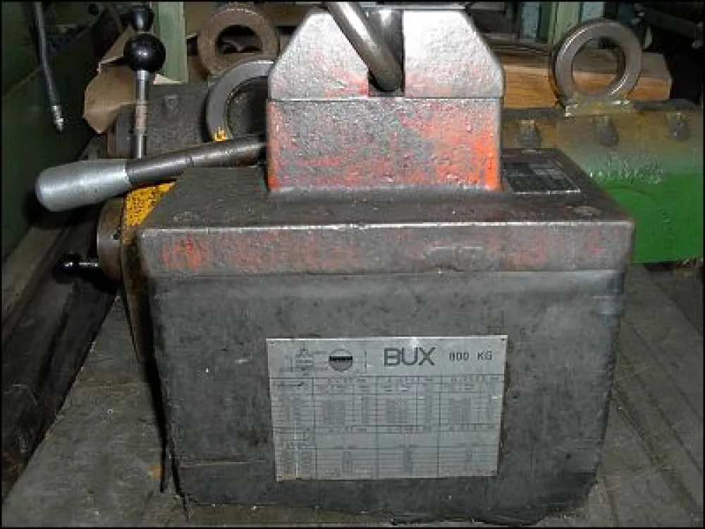800 kg BUX